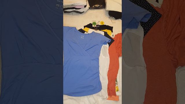 Лот № 300 Женские футболки и майки ( 37 ед ) смотреть онлайн