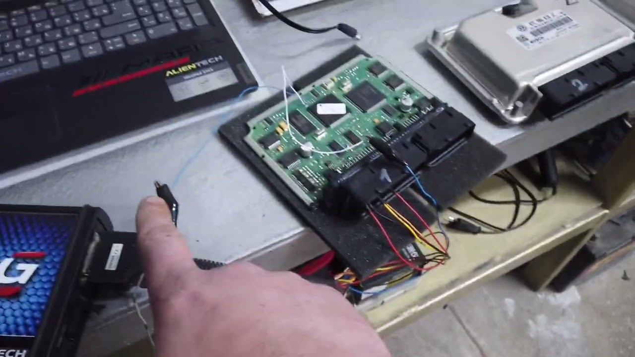 Особенности и нюансы с которыми я столкнулся при прошивки Bentley Continental с двигателем W12. смотреть онлайн