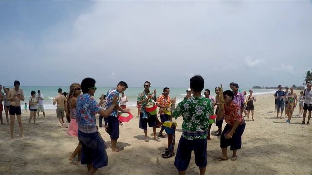 The Songkran Drum Procession - Sentido Graceland смотреть онлайн