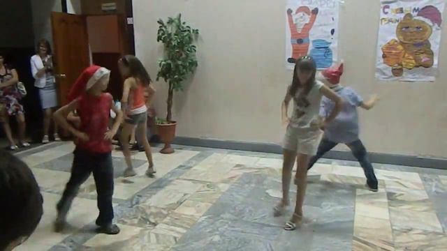 Танец Бубенцы 3 отряд Новый год смотреть онлайн