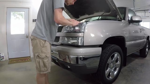04 Silverado Headlight Install - Black Housing Clear Side Reflector смотреть онлайн