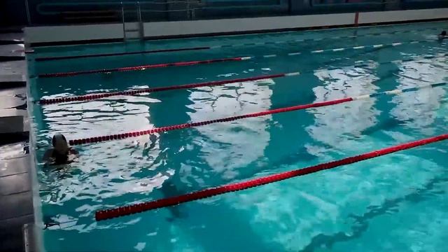 +Посещаем бассейн и какая польза от бассейна всем и особенно женщинам смотреть онлайн