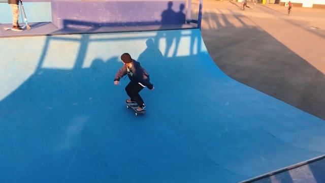 VLOG :Скейт парк в Нижним Новгороде,Стрит смотреть онлайн