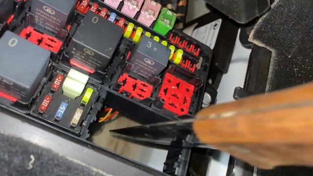 Water in Fuse compartment of Haval H8 from @GWM смотреть онлайн