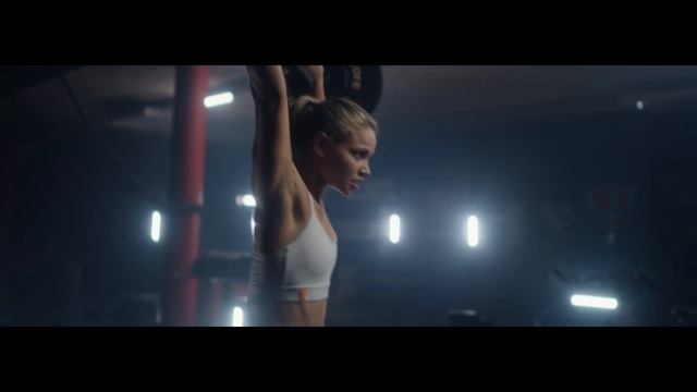 Sony A7IV Cinematic FITNESS VIDEO Featuring FE 16-35mm Power zoom - FE 4/PZ A7m4 Footage смотреть онлайн