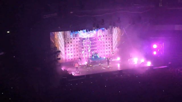 ЛСП - Сучка - (ВТБ Арена парк - 20.04.2019) смотреть онлайн