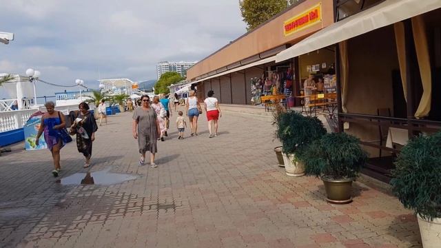 ЛАЗАРЕВСКОЕ 2020?СОЧИ.Лазаревское центральная набережная и пляж! На солнце +43,воздух +29,вода +24. смотреть онлайн