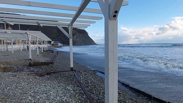 15.01.2022. АРХИПО-ОСИПОВКА. МОРЕ ШТОРМИТ. смотреть онлайн