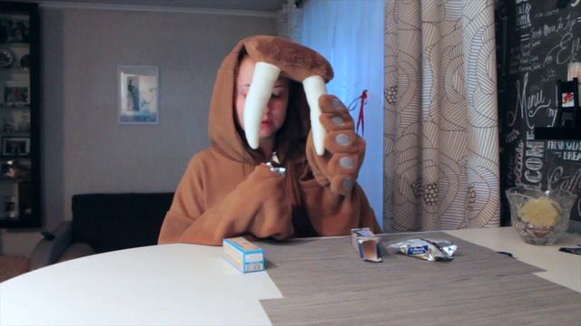 Мовз пробует ГЛАЗИРОВАННЫЕ СЫРКИ