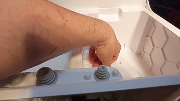 Roborock S8 MaxV Ultra inner world of a robot,  after repair, внутренний мир робота  после ремонта