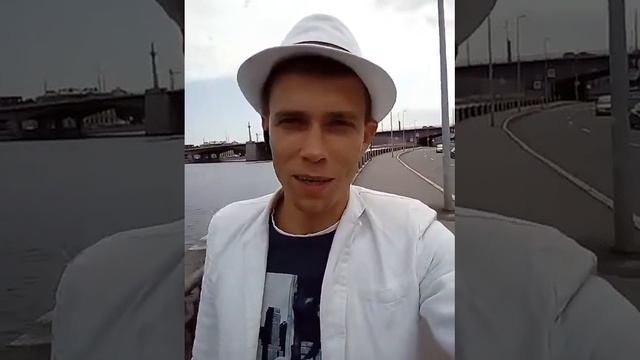 Обед на берегу Невы 10.08.2017 всем приятного аппетита. смотреть онлайн