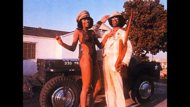 Johnny Guitar Watson-Give Me My Love смотреть онлайн