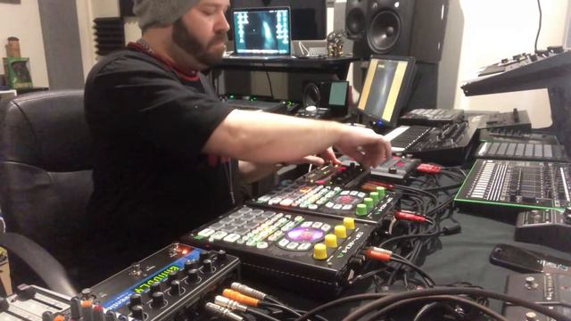 PARK HILLS - Studio Jam Video смотреть онлайн