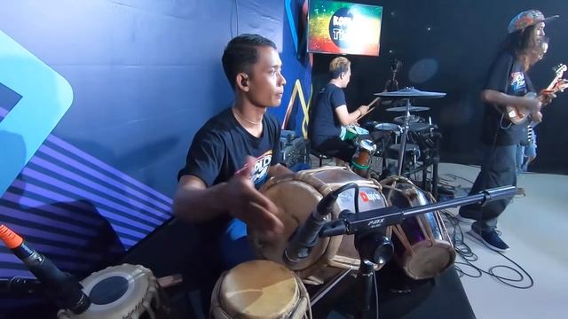 Tertanam (Tony Q Rastafara) versi koplo reggae voc. Yuni Ayunda смотреть онлайн