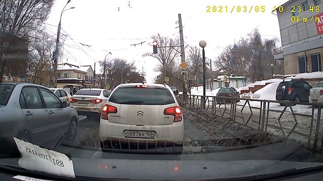 Дневная сьемка передней камеры регистратора Loveyes смотреть онлайн