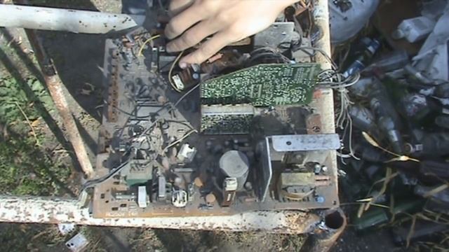 Телевизор daewoo разбор на импортные радио детали смотреть онлайн