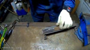 Светильник над верстаком