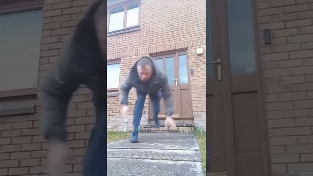 Hello, мир, Манера крутит мирВ дабл капе мои заны, а другой держу свой bean. смотреть онлайн