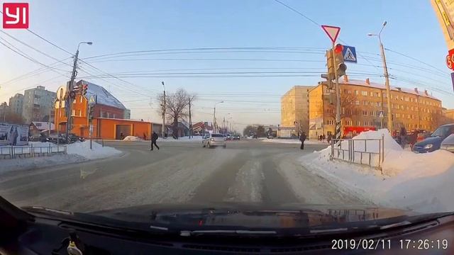 Проезд на красный 20- Линия-- 10 Лет Октября смотреть онлайн