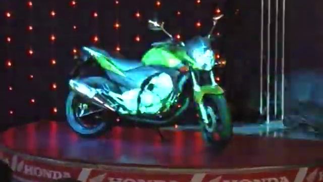 Novidades Honda: Nova CB300R e XRE 300 - Revista Motociclismo смотреть онлайн