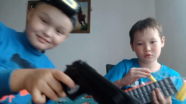 РАСПАКОВКА ПРО НАШИ ПИСТОЛЕТЫ, И СТРЕЛЯЕМ В СТЕНУ смотреть онлайн