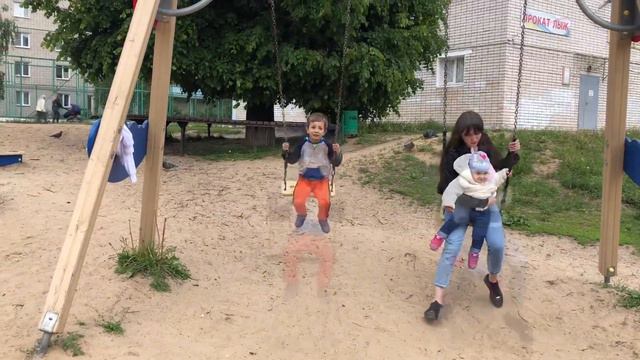 Прогулка возле озера и в лесу смотреть онлайн