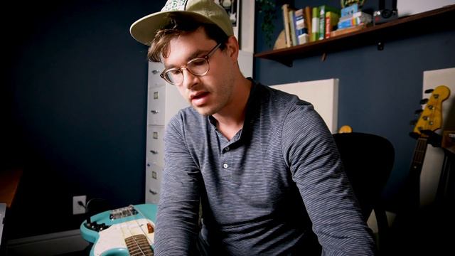 MUSICMASTER Bass: Spare parts or Short Scale Ripper? смотреть онлайн