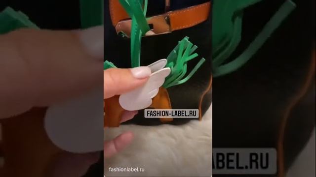 Брелки для сумок Hermès. Обзор новой коллекции украшений для сумки смотреть онлайн