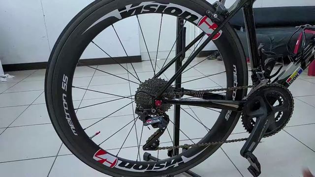 Giant TCR Advanced SL2 KOM with Vision Metron 55 смотреть онлайн