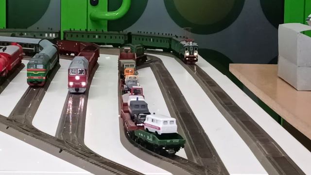 Вл19 Евротрейн DCC. 1/87 с пассажирским поездом. 3 эпоха . св джд 3.01.2023 смотреть онлайн