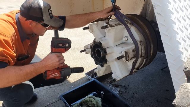 Steering Cylinders, Air Tanks & Broken Brake | Franna Crane Project | Part 5 смотреть онлайн
