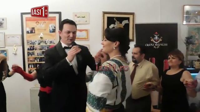 GEORGE COJOCARESCU la REVELIONUL ARTISTILOR ( Iasi , 2016 , transmis de ETNO TV ) смотреть онлайн