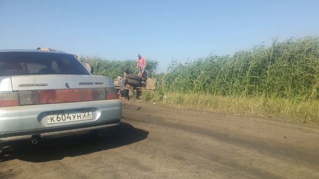 Ехала машина картошку садить!!! Хотела обьехать грязную яму смотреть онлайн