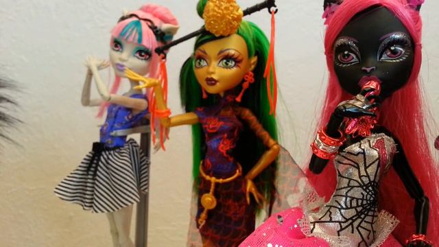 Monster High - Top 10 Makeup - Spectra, Rochelle, Draculaura and more! смотреть онлайн