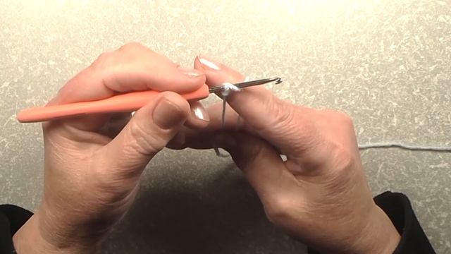 Первая петля(для левшей). Вязание крючком. First loop. Crochet for beginners(left-handed) смотреть онлайн