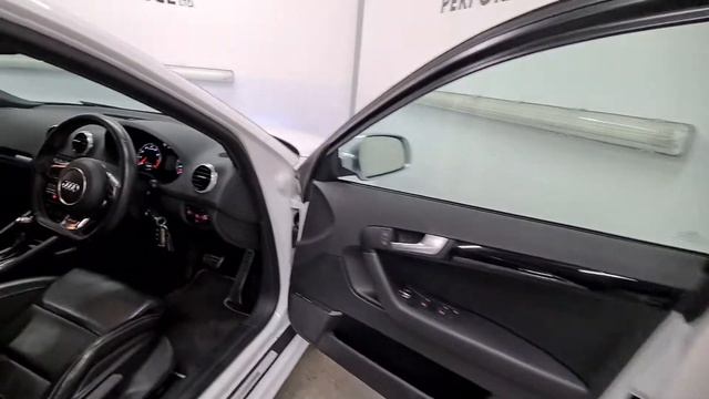 Audi RS3 2.5 TFSI Sportback S Tronic quattro 5dr смотреть онлайн