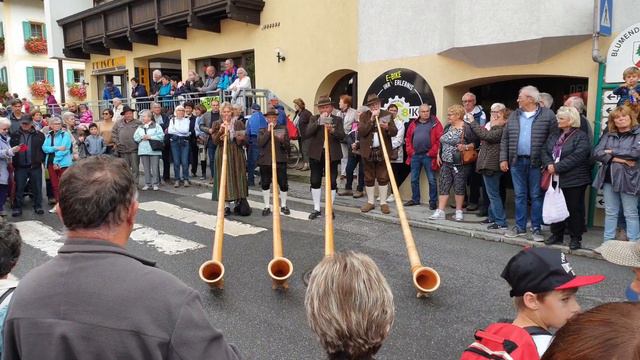 Alphorn - Traditional Music Instrument смотреть онлайн