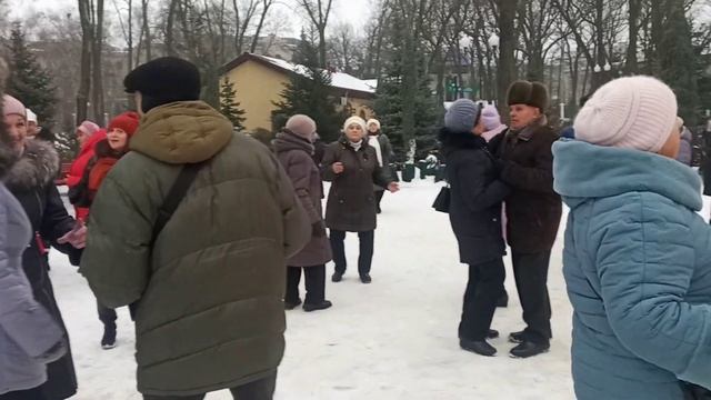 И снова седая ночь!!!И только ей доверяю я!!!??Танцы в парке Горького!!!??Харьков??Февраль 2021 смотреть онлайн