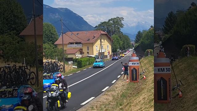 Nils Politt leads, full peloton follows. Stage 15 of Tour de France in Amancy today, 16th July 2023 смотреть онлайн