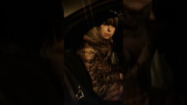 Я не выйду. Потому что я отработала много часов. И я имею право не дать заработать другому человеку смотреть онлайн