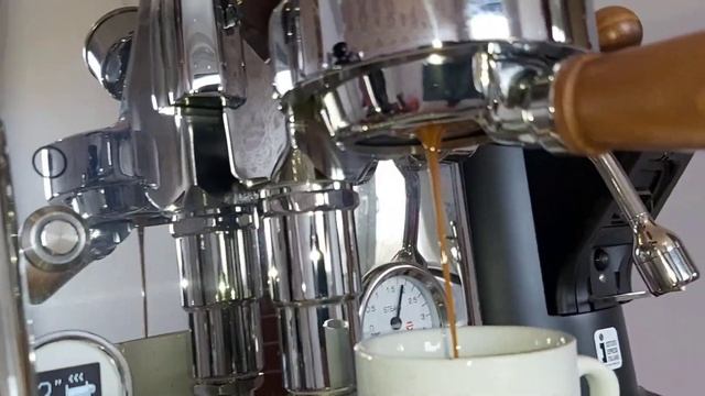 Eureka Atom Specialty 75 & Lelit Bianka смотреть онлайн