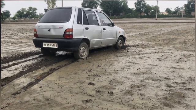 Maruti 800 STUCK ON MUD offroding king maruti 800 смотреть онлайн