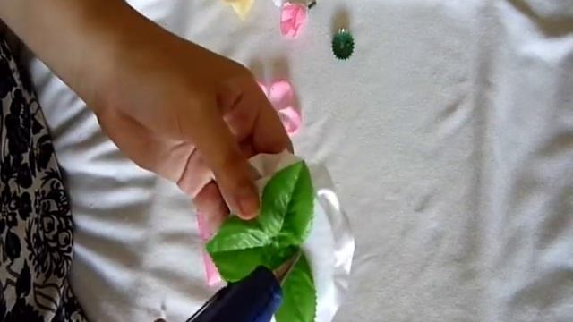 Как сделать ободок с розами своими руками How to make a headband with roses in their hands смотреть онлайн