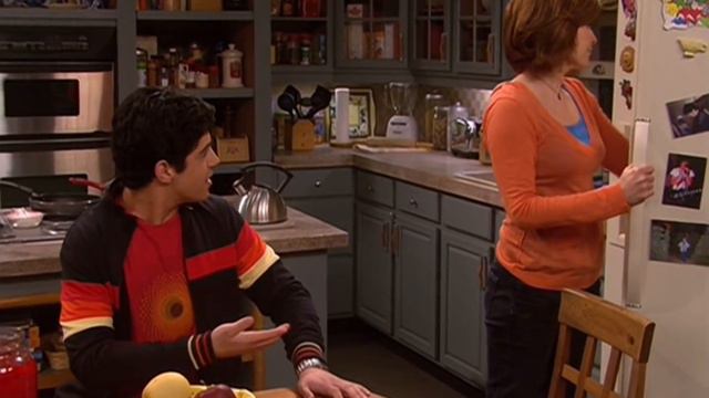 Drake & Josh - Audrey Saves Josh From Choking & Josh Asks For Her Advice On How Girls Work смотреть онлайн