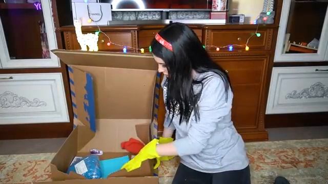 КУПИЛА ПОТЕРЯННУЮ ПОСЫЛКУ С ПОЧТЫ? ЧТО ВНУТРИ? РАСПАКОВКА смотреть онлайн