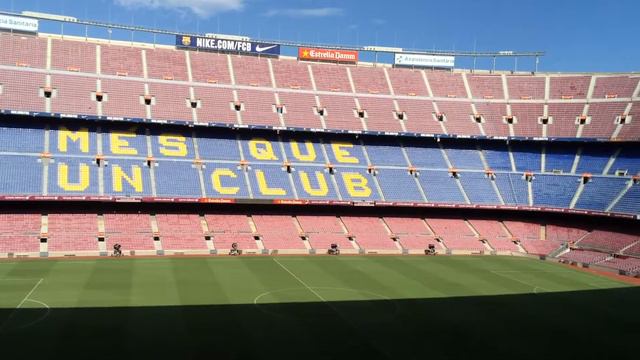 Camp Nou in Les Corts (01-09-2015) смотреть онлайн