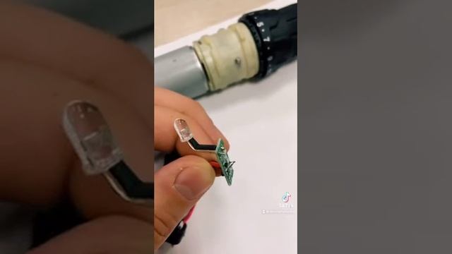 Шуруповерт Ресанта ДА-12-2ЛК. Обзор с разбором. Аккумуляторная дрель. смотреть онлайн