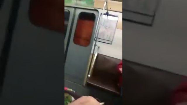 Разбил окно в метро СПб смотреть онлайн