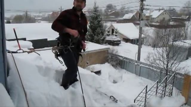 Очистка кровли от снега и наледи: Гидроструй vs Лопата смотреть онлайн