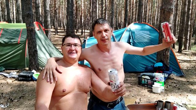 Бухали два товарища